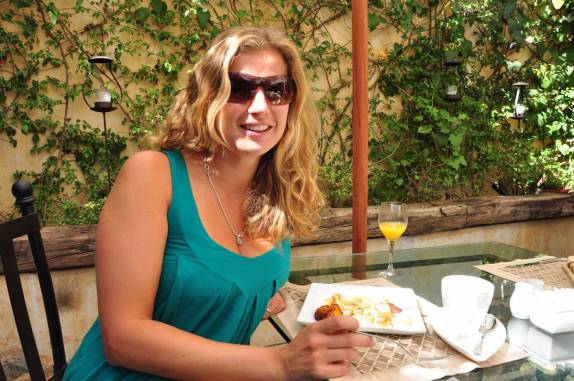 Café da manhã em hotel de Antígua, prêmio ganho em rifa na noite de reveillon (Guatemala)